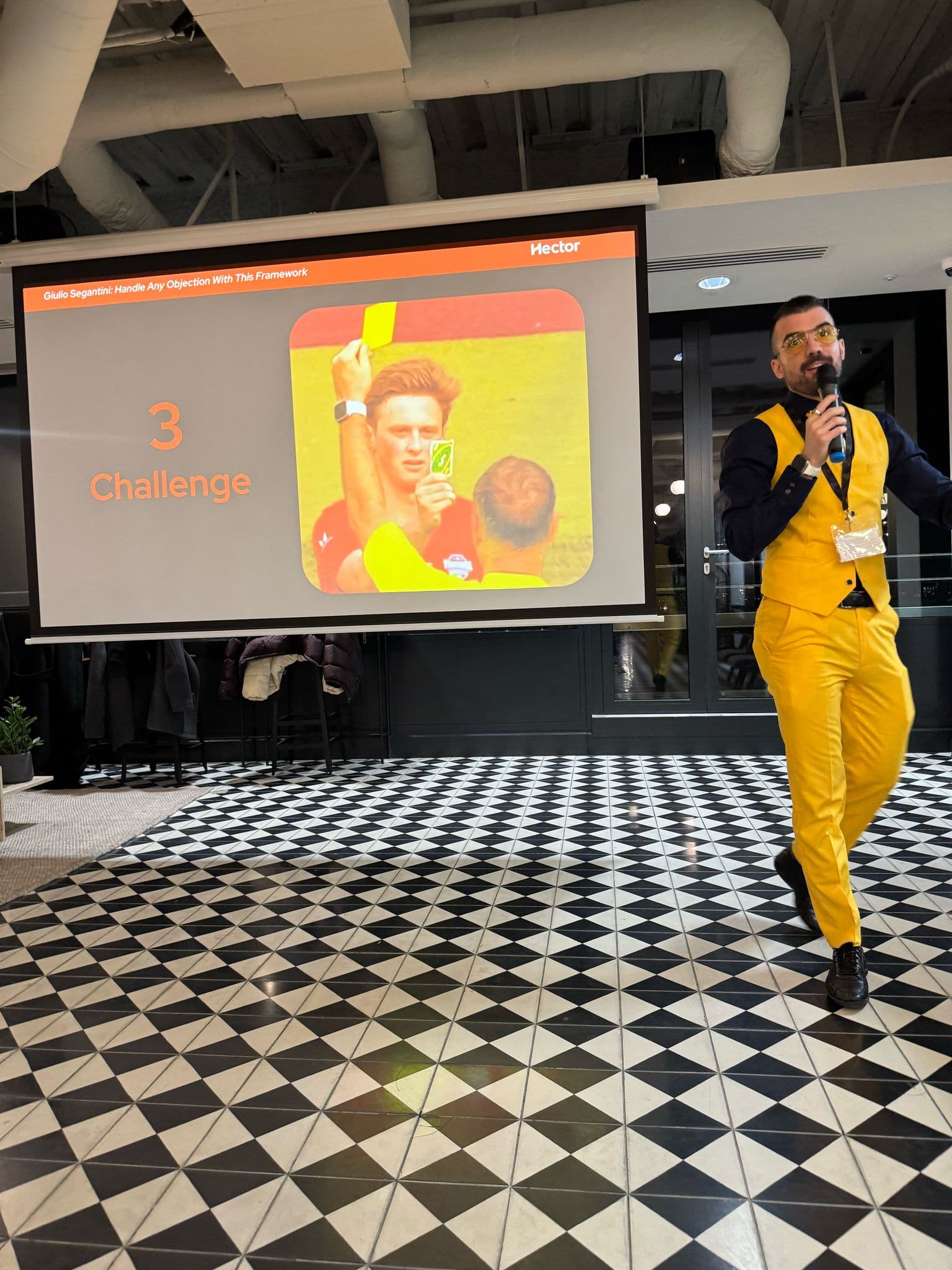 Giulio Segantini on stage training salespeople